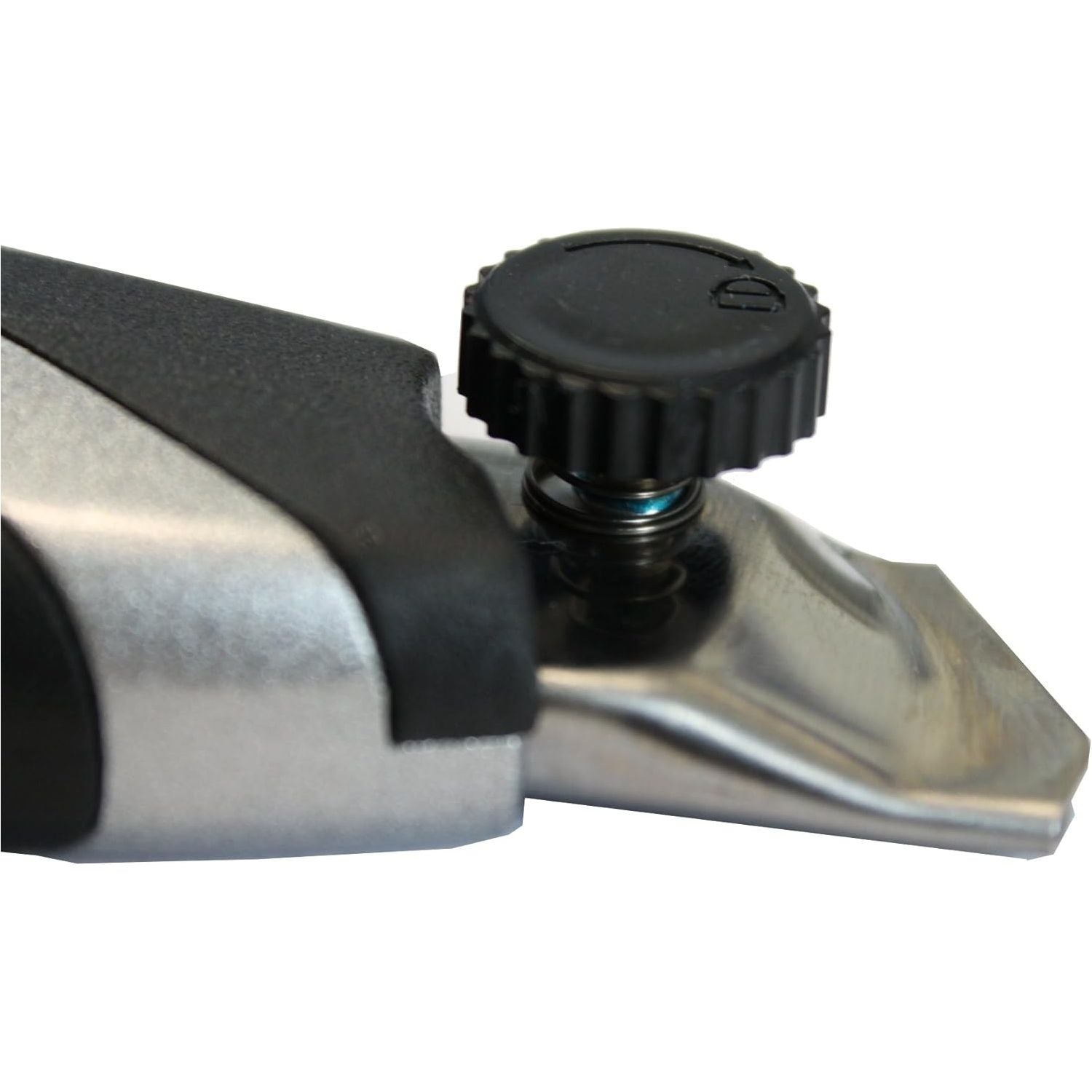 Cutter Wurth, Lama retractabila din otel, Sistem de fixare, Negru/Argintiu