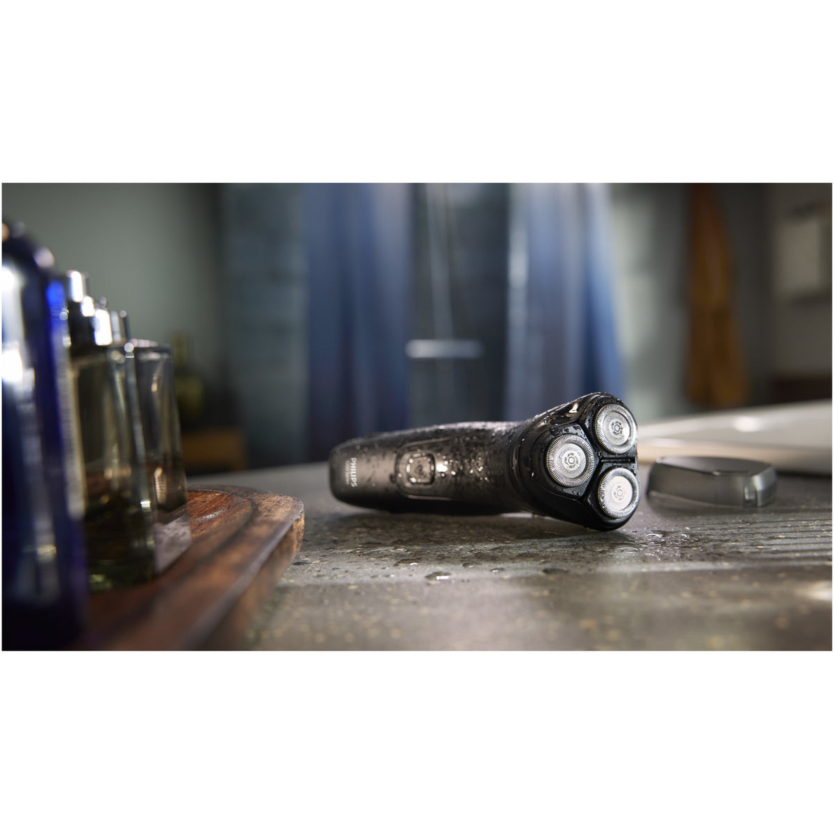 Aparat de ras PHILIPS Seria 1000 S1141/00, 3 capete rotative 4D Flex, lame PowerCut, ras umed&uscat, autonomie 40 min, maner ergonomic, capac de protectie, complet lavabil, negru