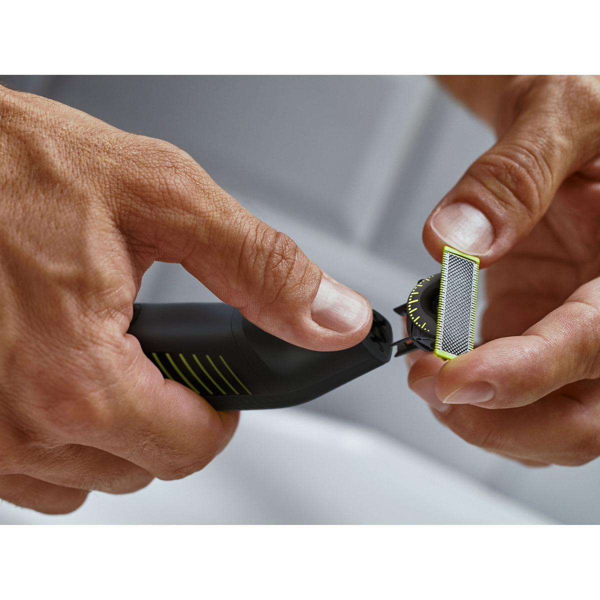 Aparat de ras Philips OneBlade Pro 360 QP6507/23