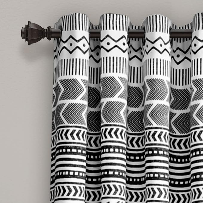 Pereche de perdele de fereastră cu filtrare a luminii Lush Decor Hygge Geo, 213,3 cm x 133,8 cm, alb-negru