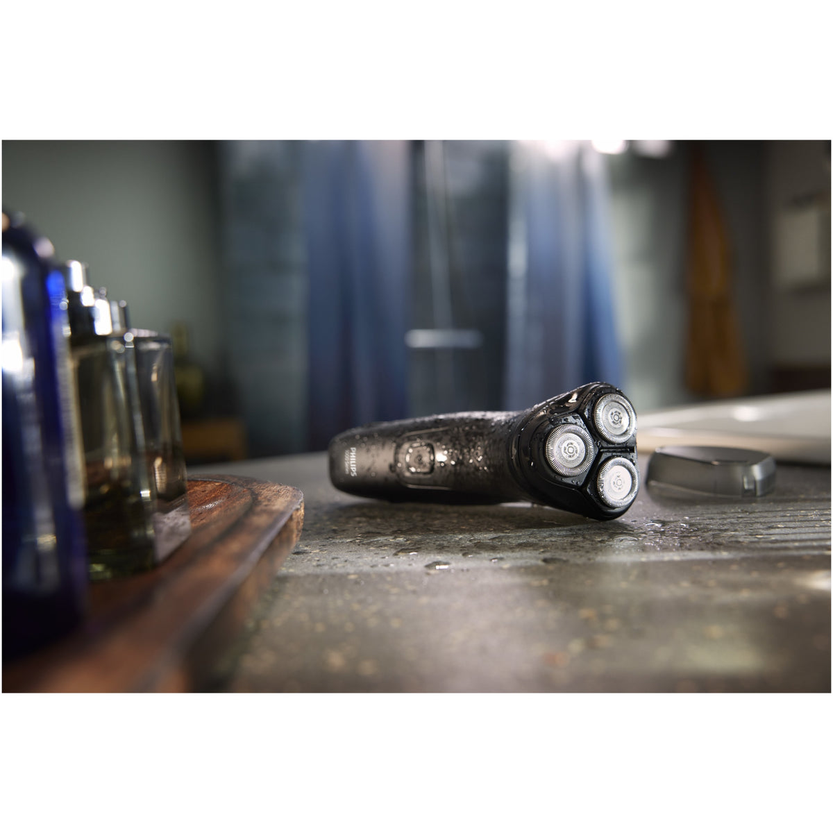 Aparat de ras PHILIPS Seria 1000 S1141/00, 3 capete rotative 4D Flex, lame PowerCut, ras umed&uscat, autonomie 40 min, maner ergonomic, capac de protectie, complet lavabil, negru