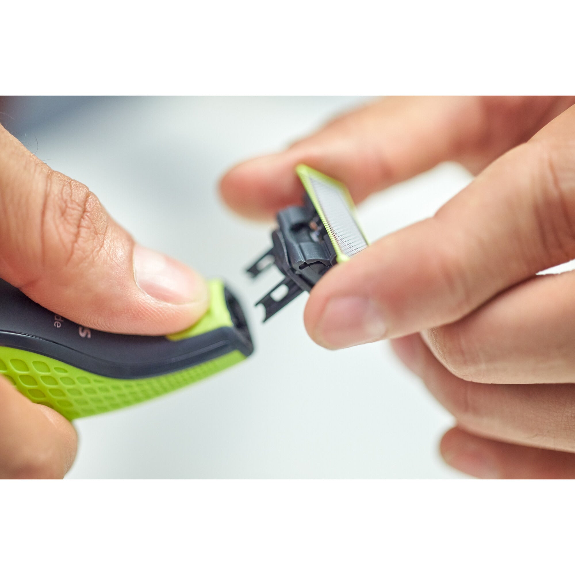 Rezerva PHILIPS OneBlade QP240/50 kit 4 lame, pentru orice model PHILIPS OneBlade si OneBladePro, Verde