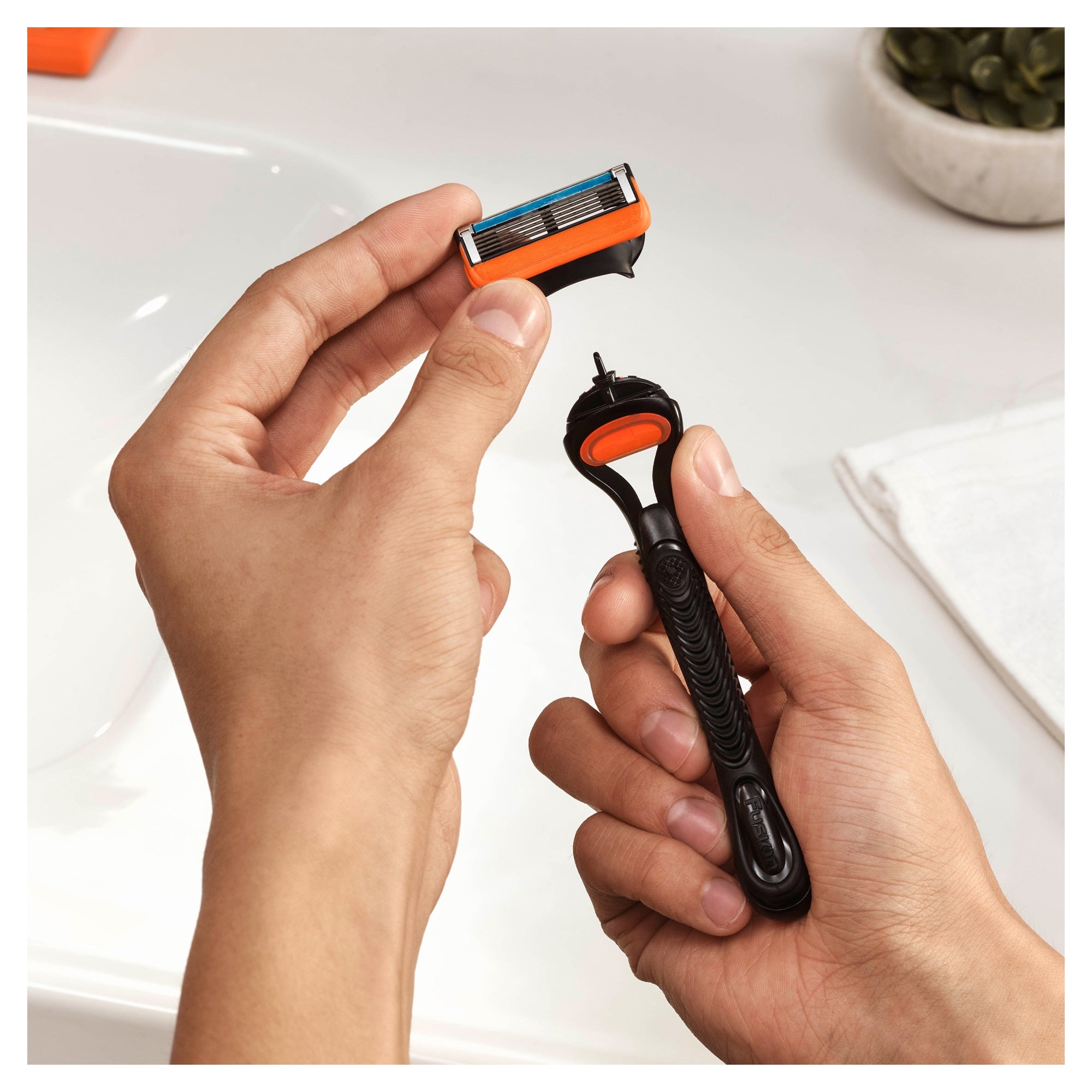 Rezerve aparat de ras Gillette Fusion Manual, 16 buc