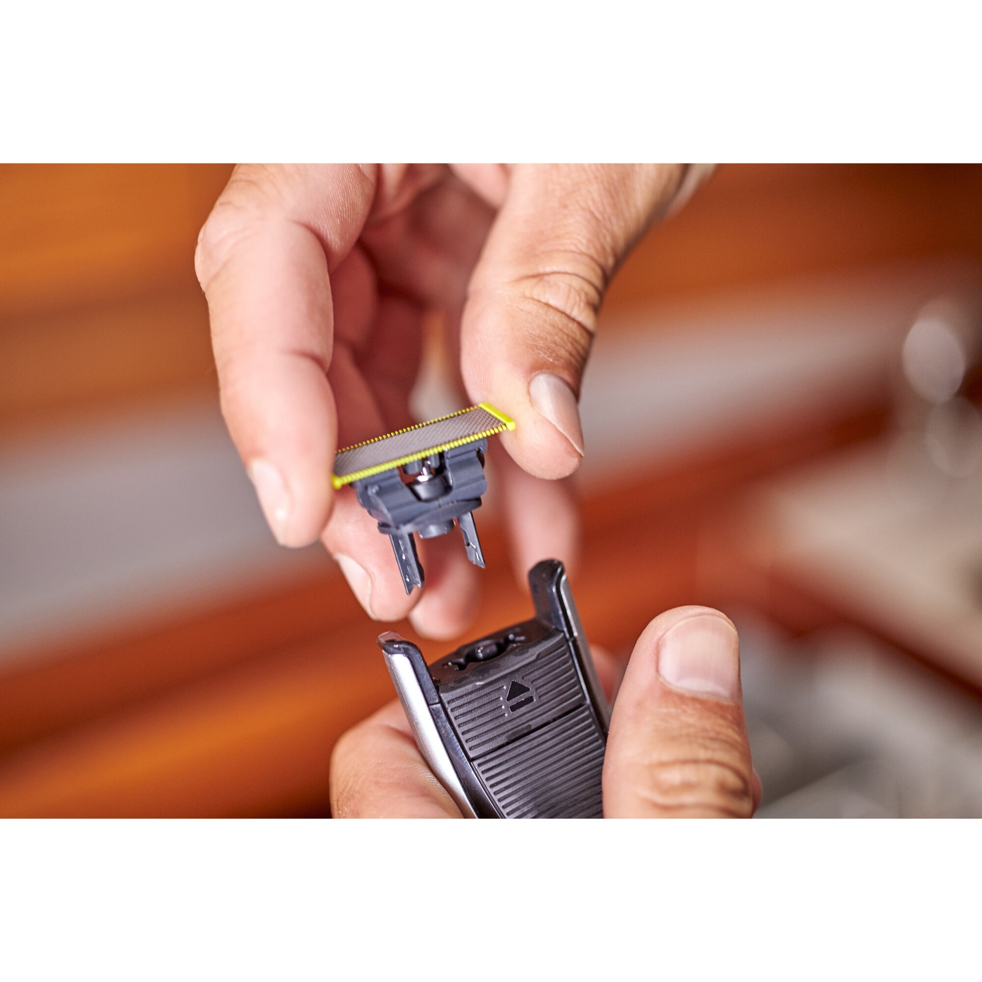 Rezerva PHILIPS OneBlade QP240/50 kit 4 lame, pentru orice model PHILIPS OneBlade si OneBladePro, Verde
