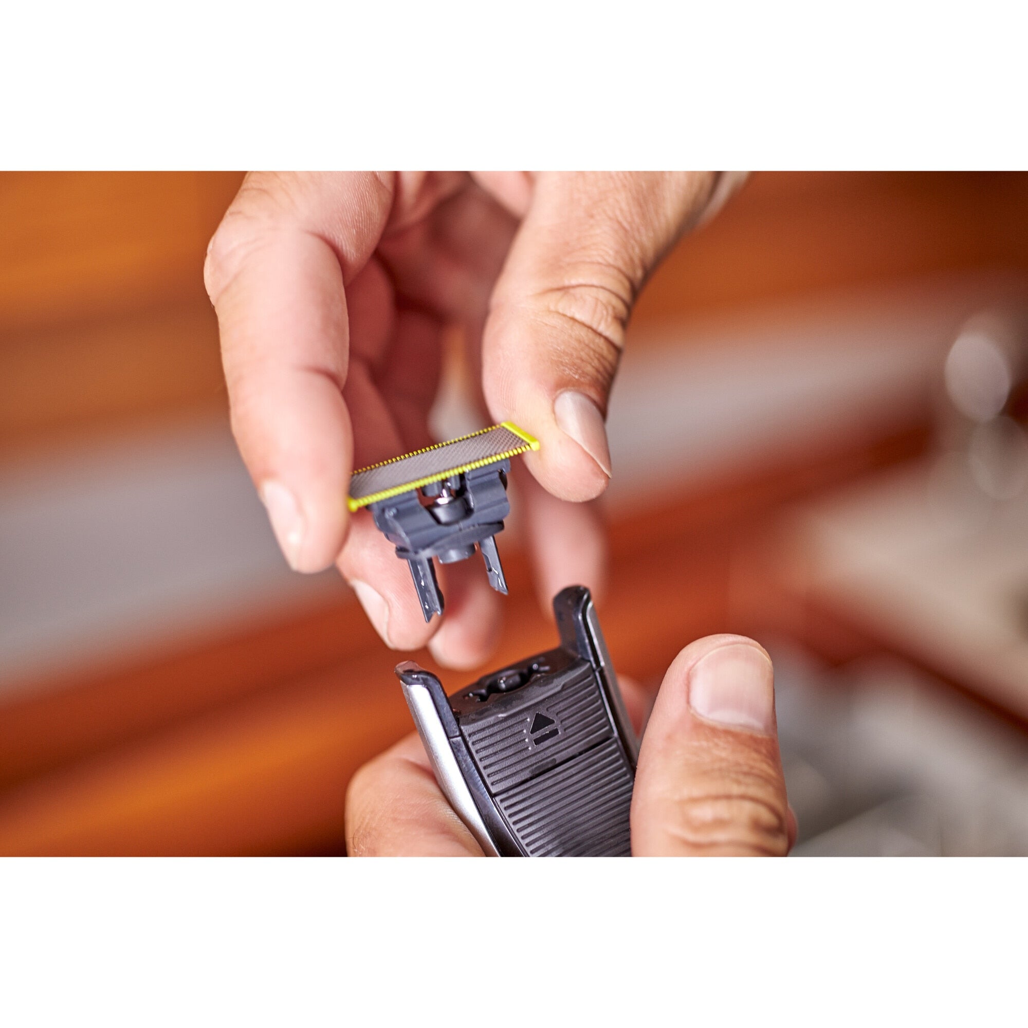 Rezerva PHILIPS OneBlade QP240/50 kit 4 lame, pentru orice model PHILIPS OneBlade si OneBladePro, Verde