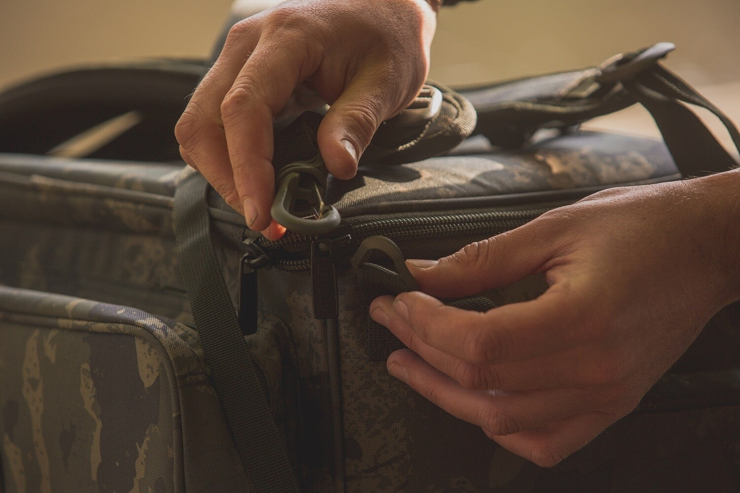 Rucsac Solar Tackle UnderCover pentru pescuit CA07